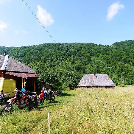 Гірська Садиба Гаряча Бочка 公寓