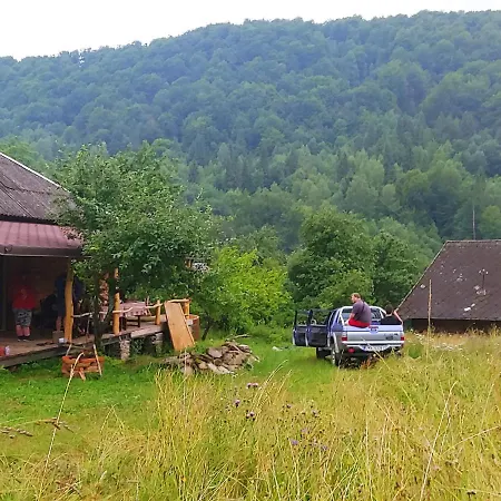 Гірська Садиба Гаряча Бочка 公寓 *