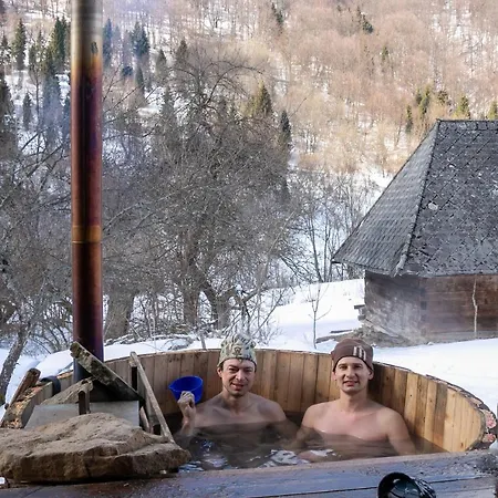 Гірська Садиба Гаряча Бочка * Tikhiy